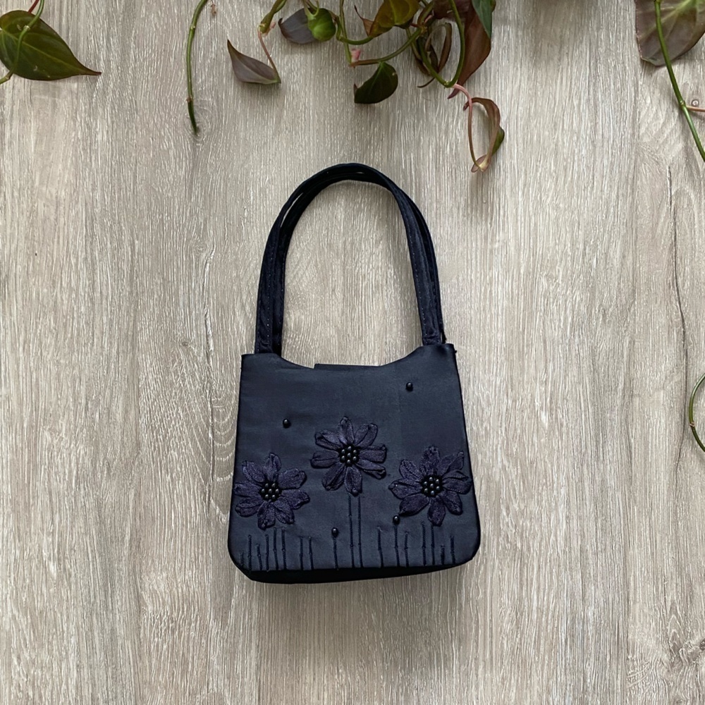 Vintage 90’s Small Satiny Floral Beaded Mini Purse